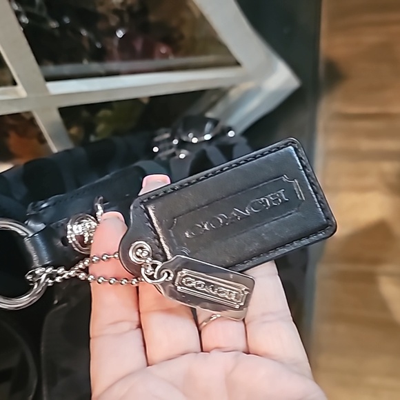 COACH MAGGIE - Picture 3 of 17